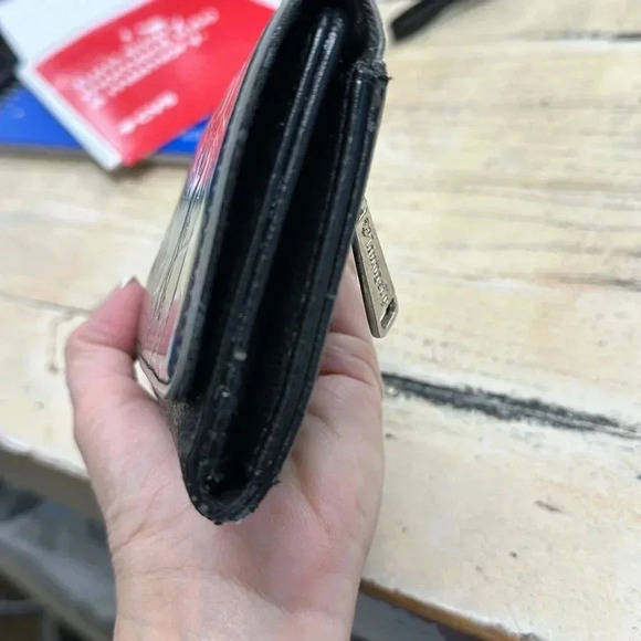 Loungefly Disney Frozen Elsa Iridescent Snowflake Trifold Wallet - Picture 6 of 6